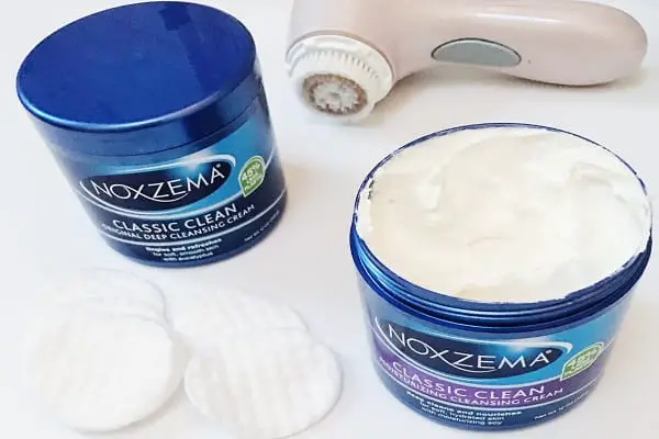 Is Noxzema Bad For The Skin? Full Noxzema Review