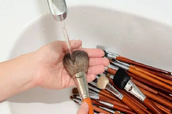 Learn How To Clean Your Makeup Brushes At Home