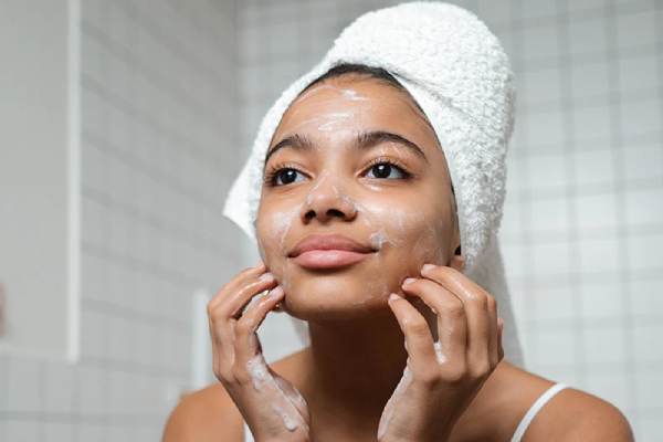 How to do a Facial or Skin Detox Treatment